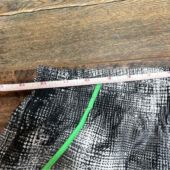 NWT SO Running Shorts Gray/Black with Neon Green Lines Size XS - Picture 9 of 11